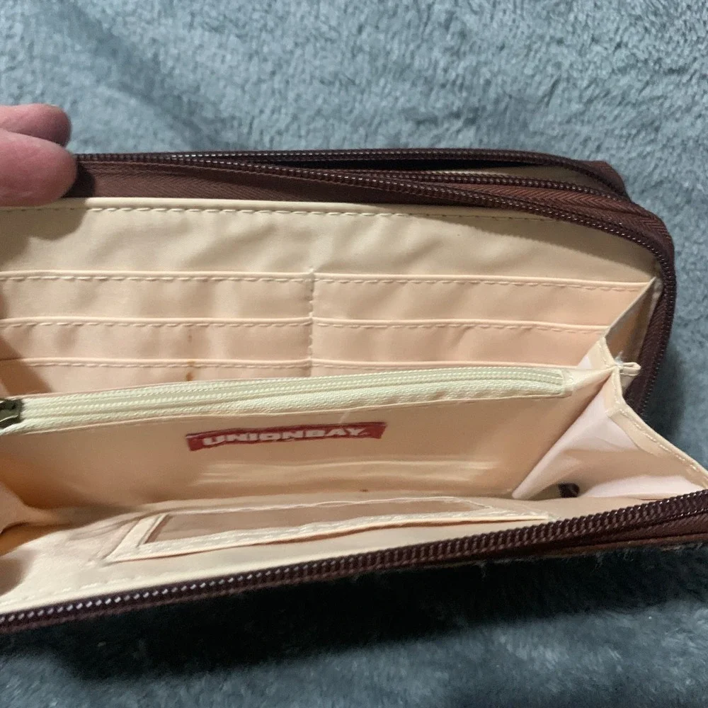 Unionbay Womens Southwestern Geometric Double Zip Wristlet Wallet Brown Pink